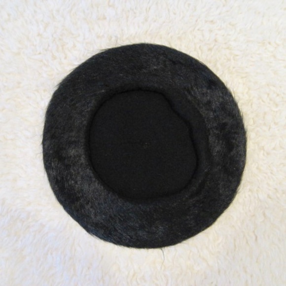 Faux Fur Beret - Picture 5 of 5